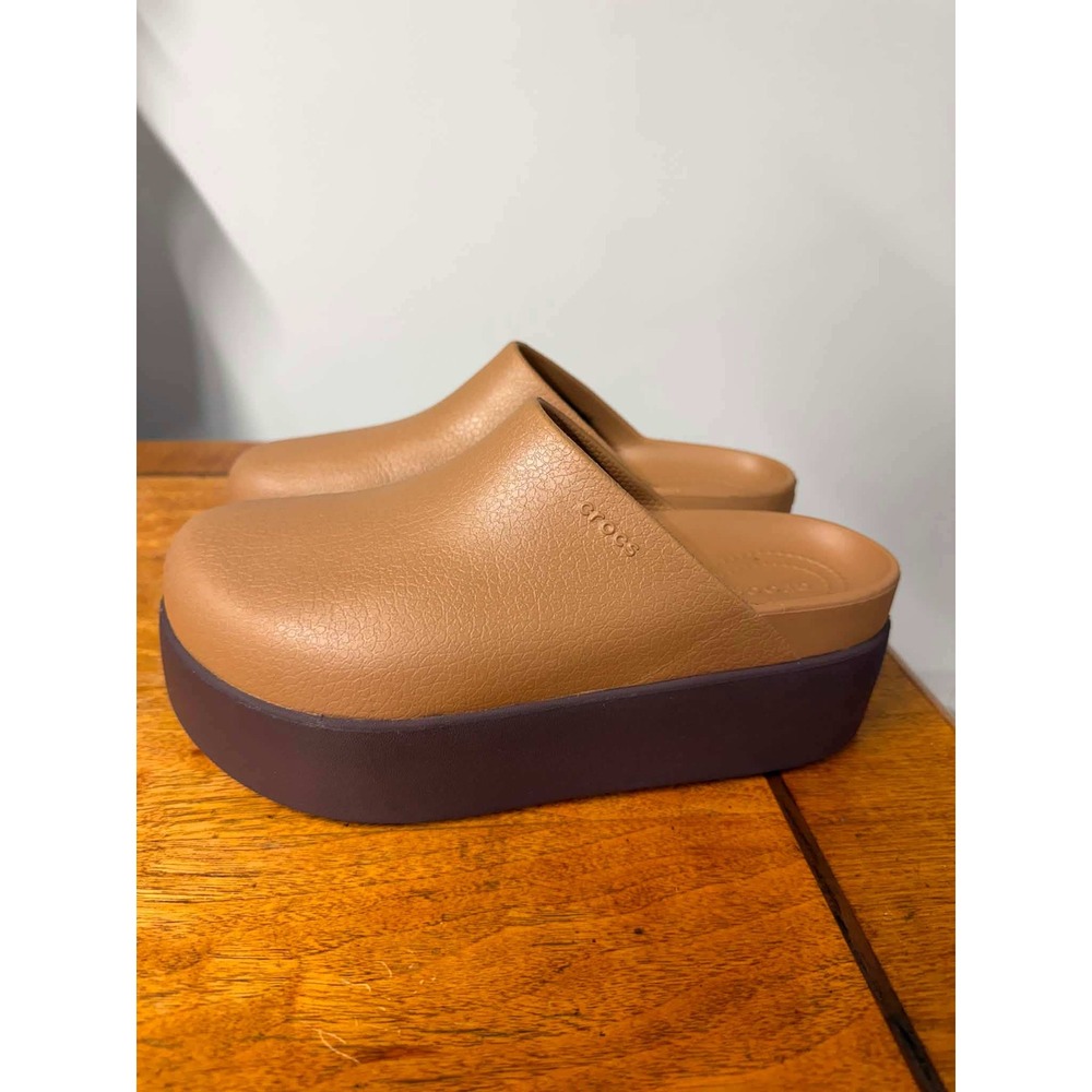 Crocs Womens 8 Tan Dylan Clog Platform Mule Two Tone Lightweight Slip On